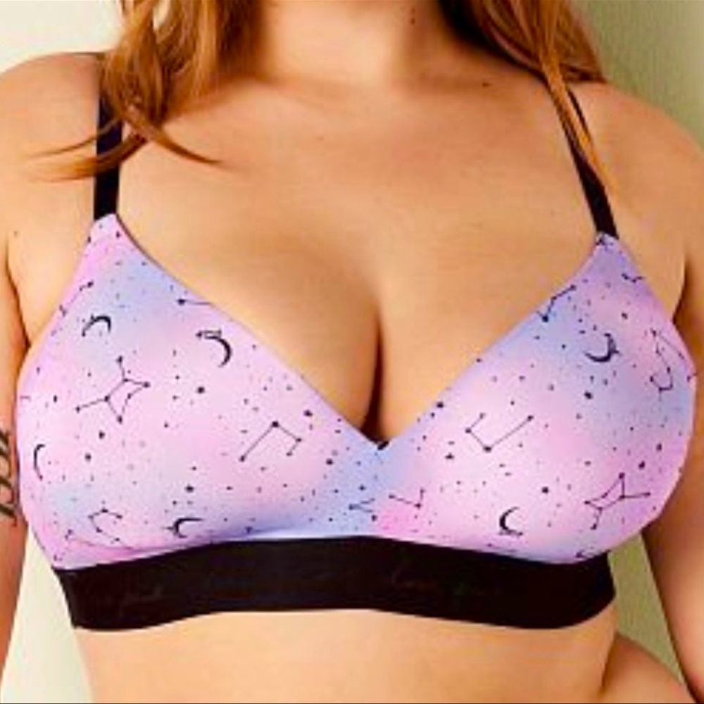 VS Pink Wear Everywhere Wireless Push Up Bra